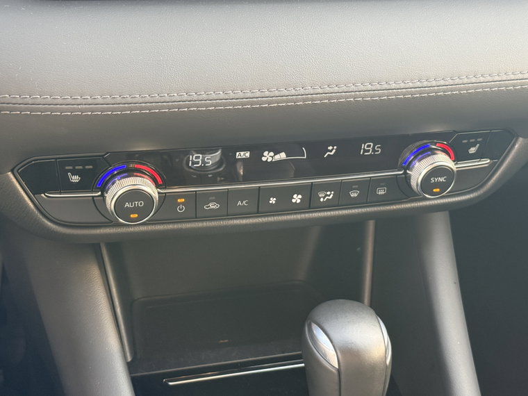 Vehicle Image 33