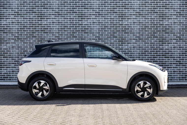 Vehicle Image 36