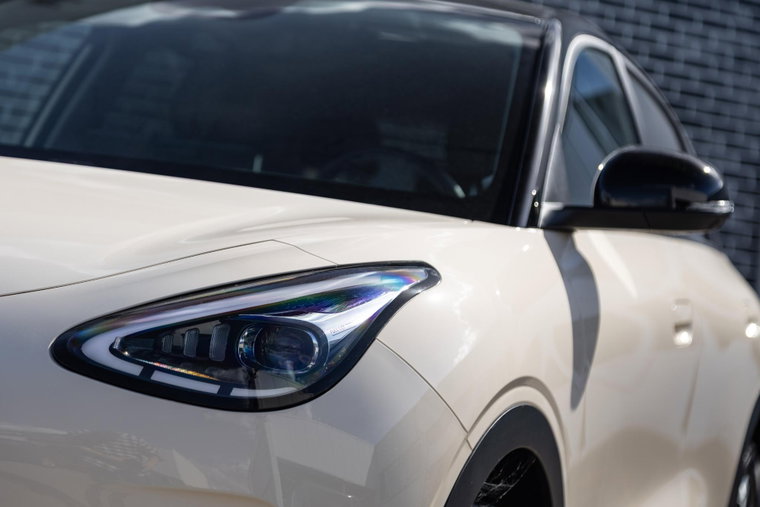 Vehicle Image 6
