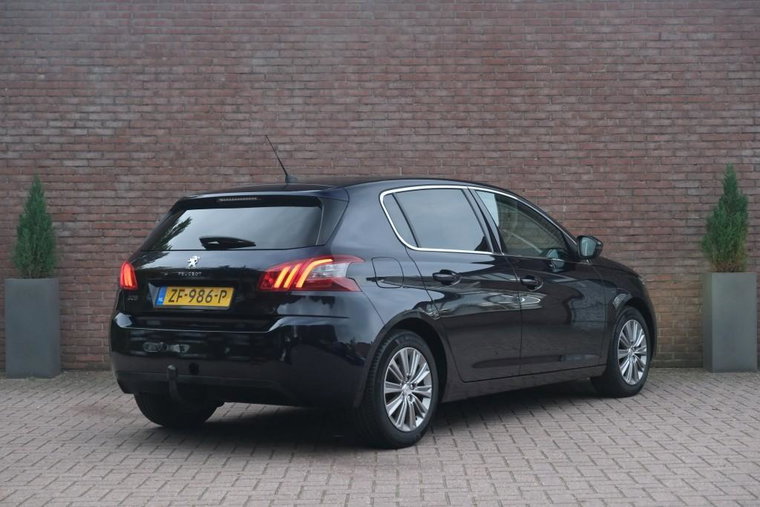 Vehicle Image 29