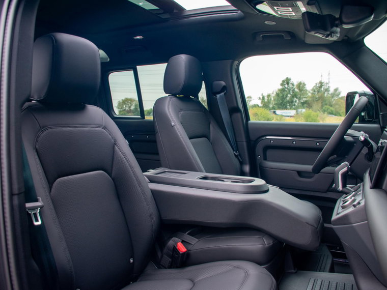 Vehicle Image 12