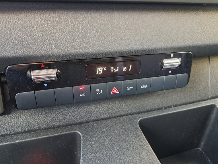Vehicle Image 27