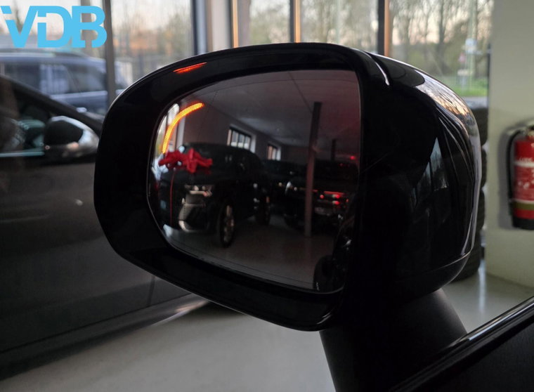 Vehicle Image 26