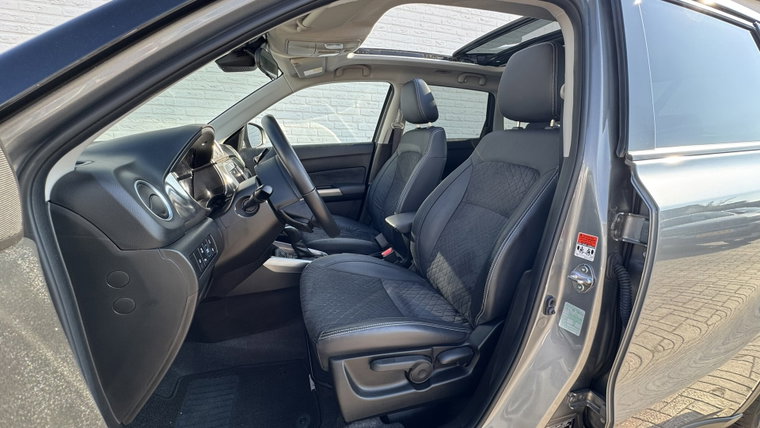 Vehicle Image 4