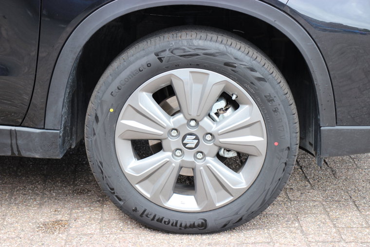 Vehicle Image 25