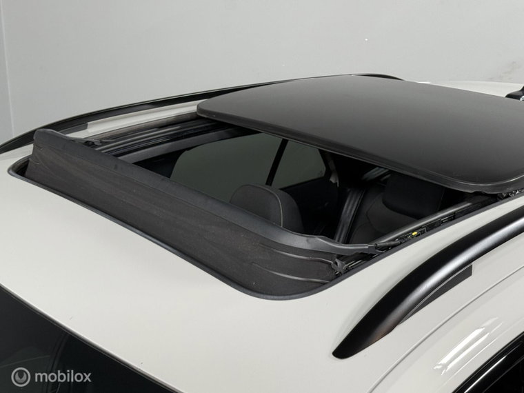 Vehicle Image 42