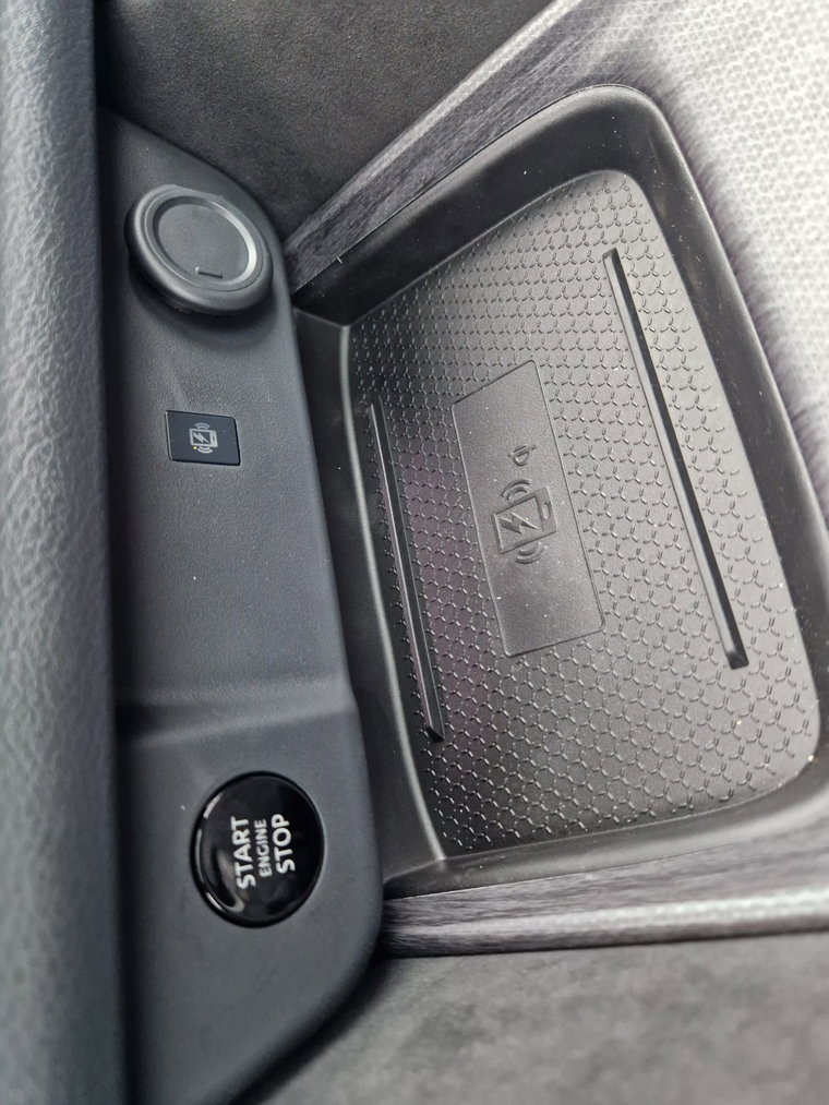 Vehicle Image 26