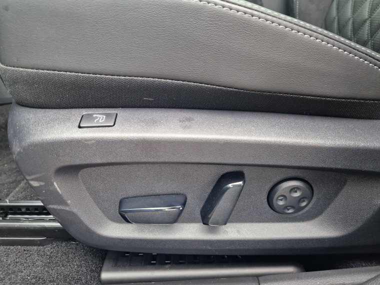 Vehicle Image 29