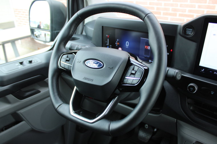 Vehicle Image 11