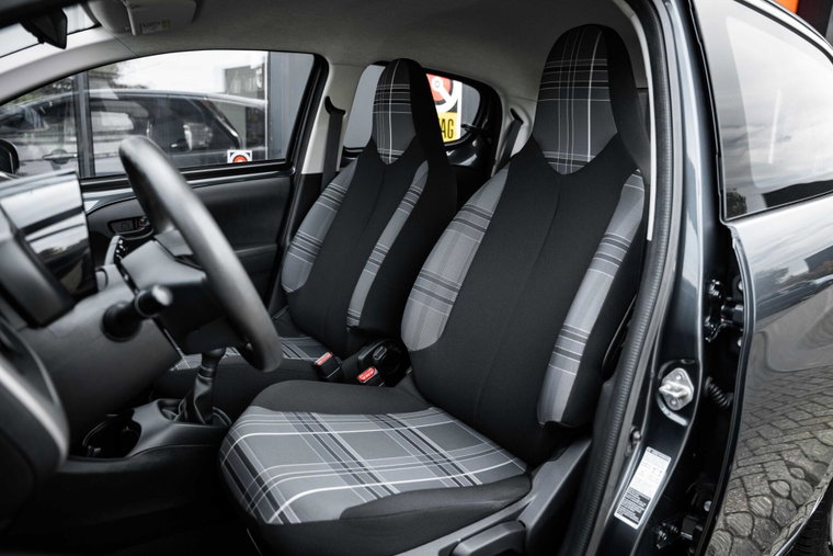 Vehicle Image 15