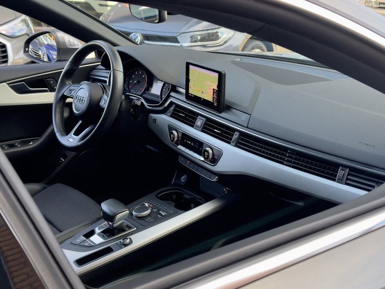 Vehicle Image 30