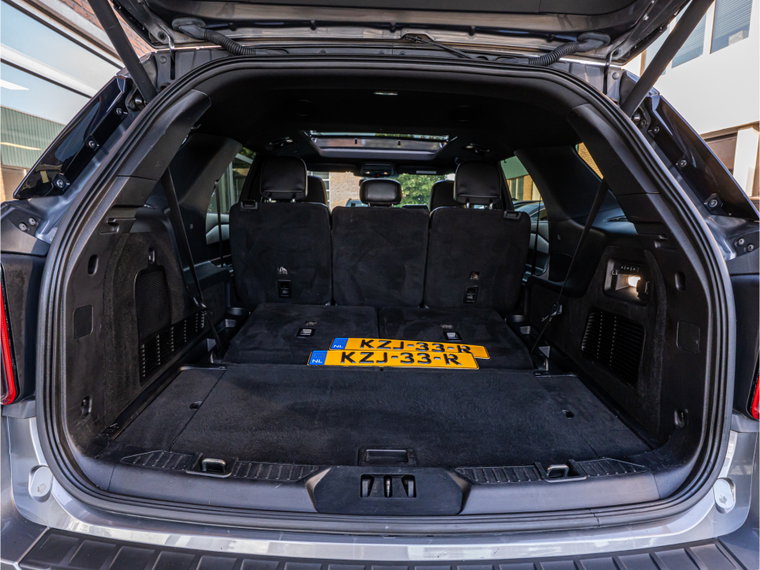 Vehicle Image 16