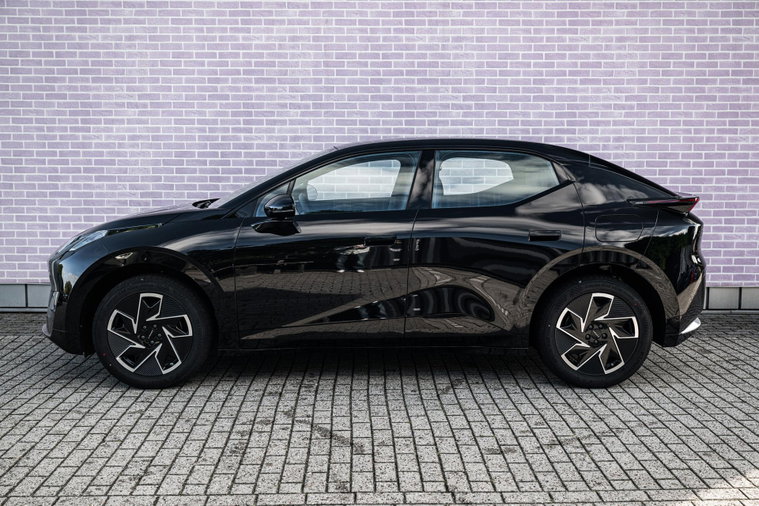 Vehicle Image 4