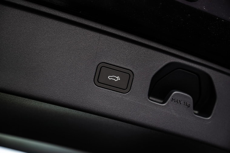 Vehicle Image 32