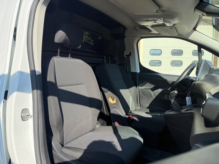 Vehicle Image 20