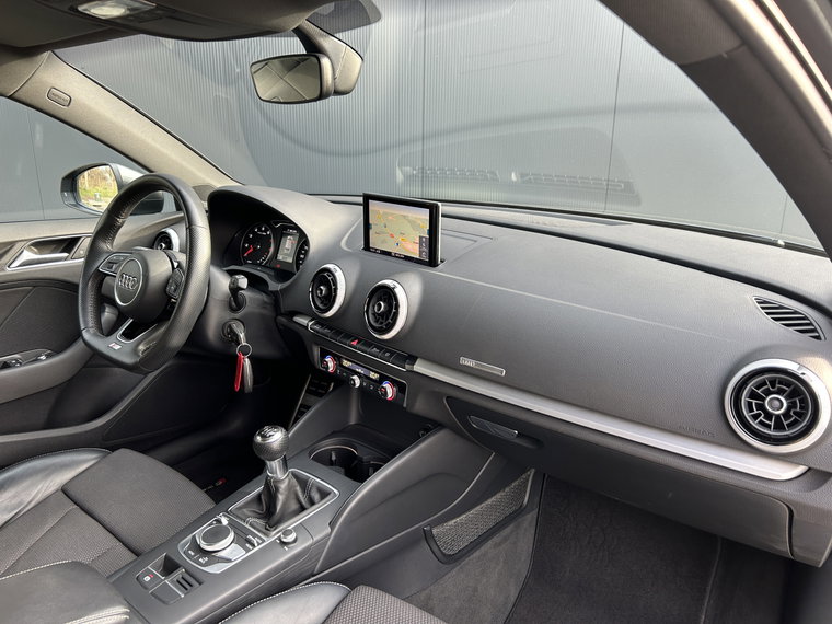 Vehicle Image 26