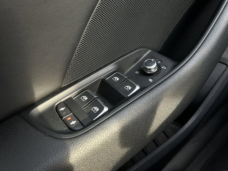 Vehicle Image 29