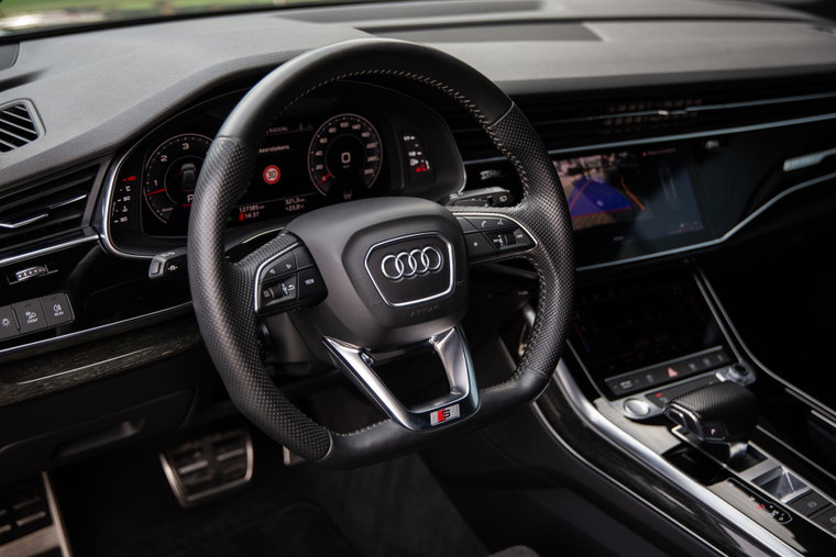 Vehicle Image 12