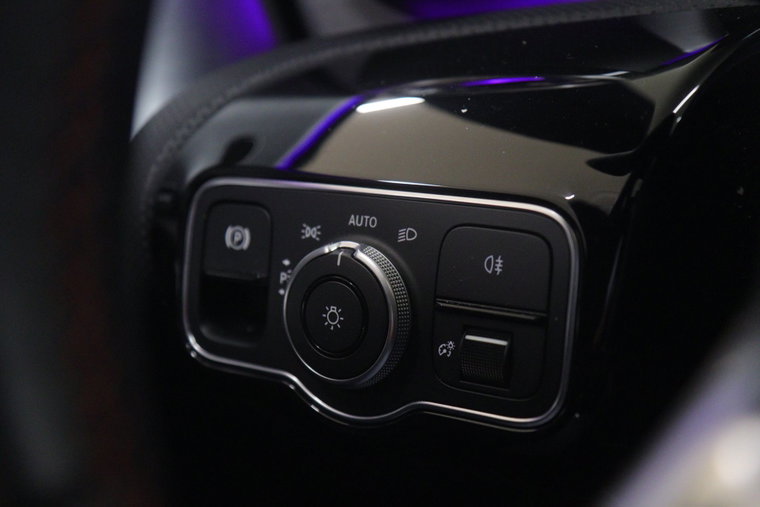 Vehicle Image 37