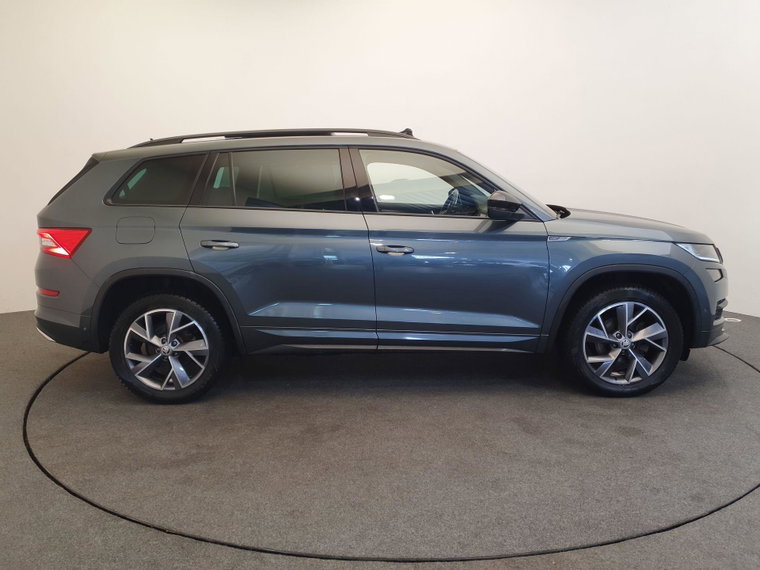 Vehicle Image 6
