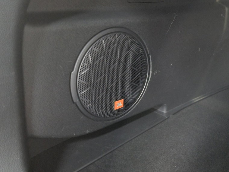 Vehicle Image 28