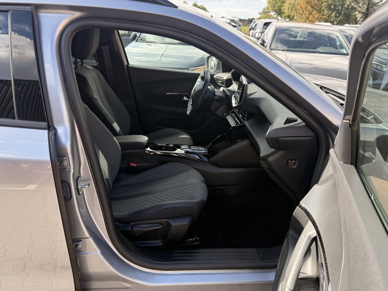 Vehicle Image 36