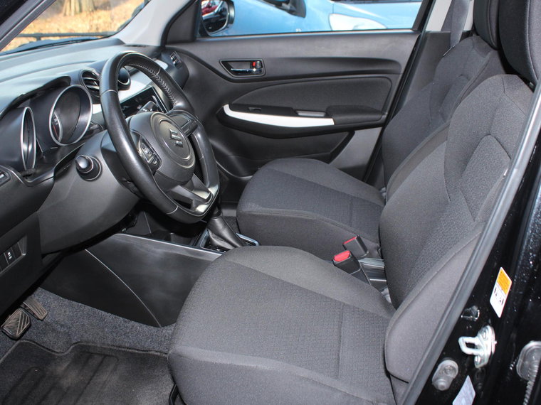 Vehicle Image 32