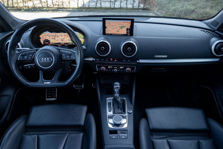 Vehicle Image 21
