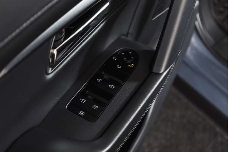 Vehicle Image 60