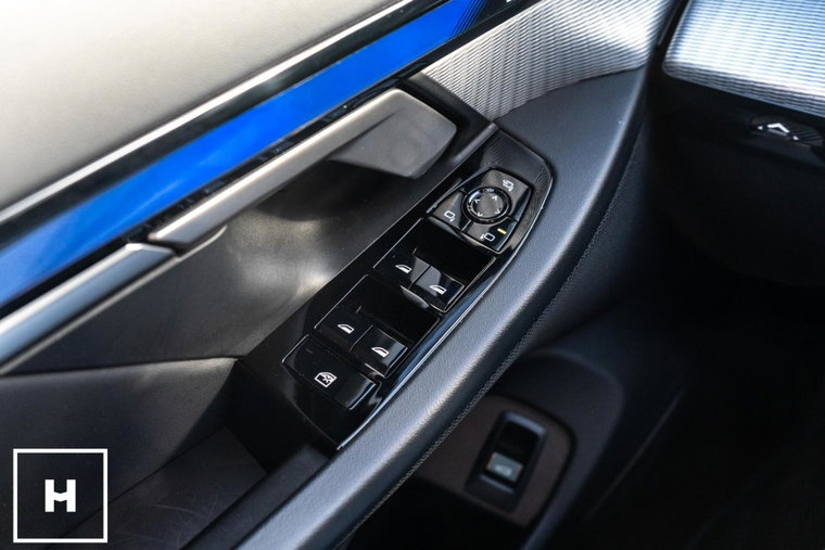 Vehicle Image 40