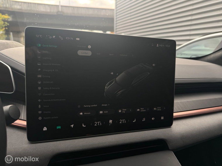 Vehicle Image 25