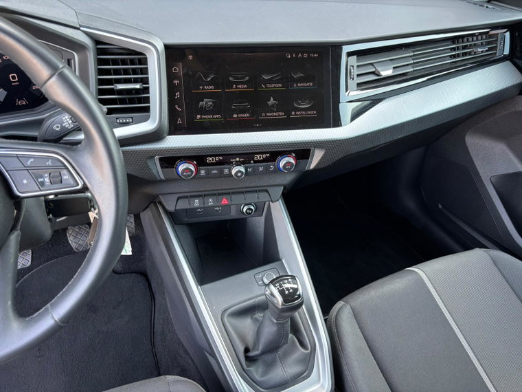 Vehicle Image 18
