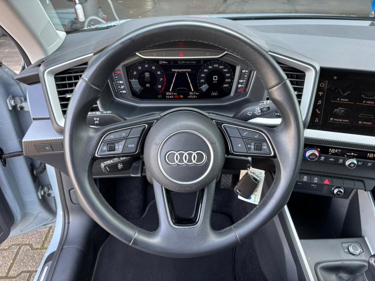 Vehicle Image 11