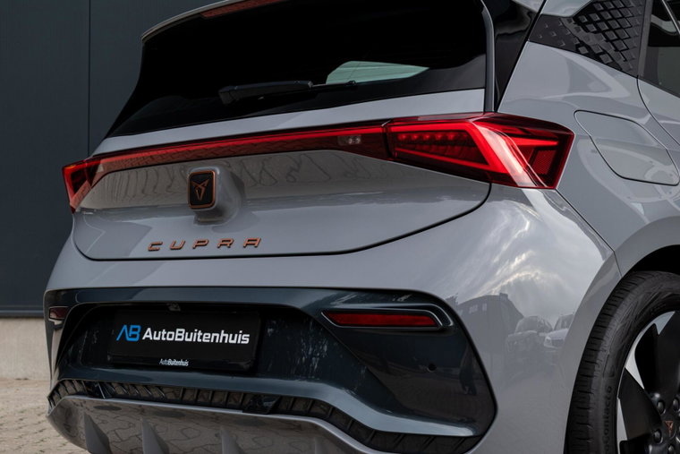 Vehicle Image 30