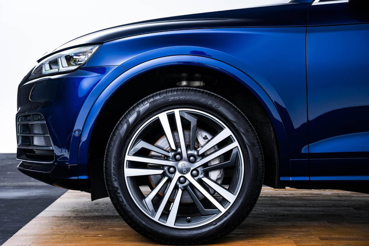 Vehicle Image 8
