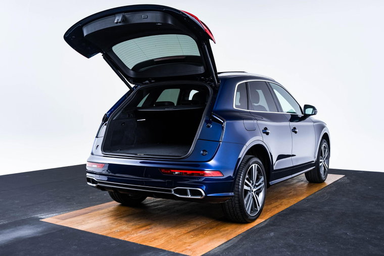 Vehicle Image 11