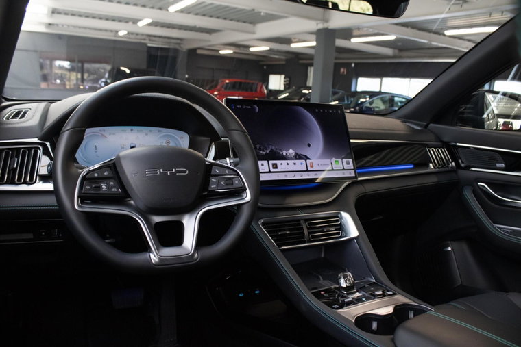 Vehicle Image 21