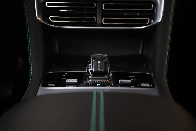 Vehicle Image 30