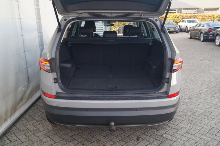 Vehicle Image 32