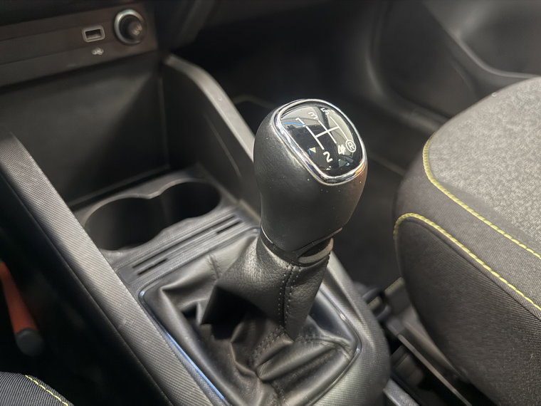 Vehicle Image 14