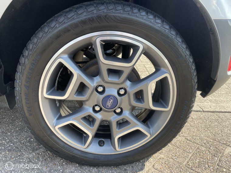 Vehicle Image 17