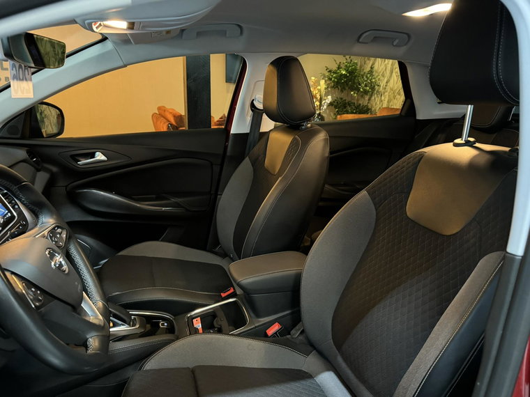 Vehicle Image 30