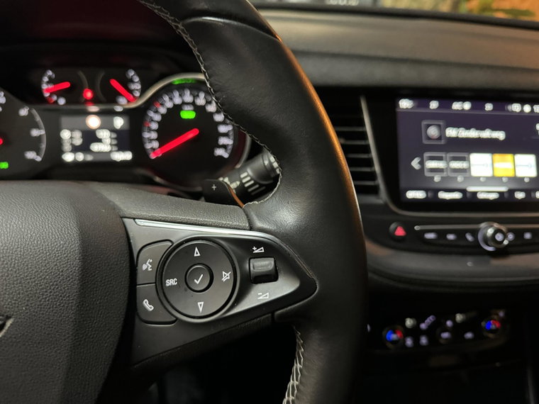 Vehicle Image 32