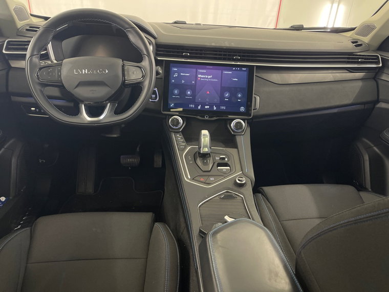 Vehicle Image 12