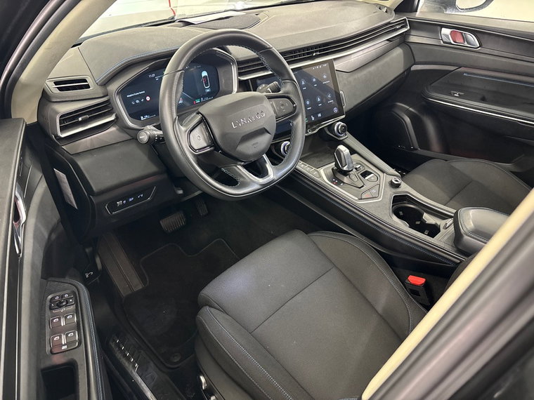 Vehicle Image 16