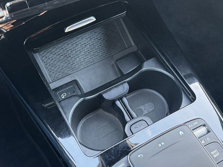 Vehicle Image 52