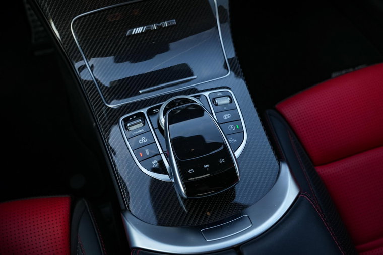 Vehicle Image 32