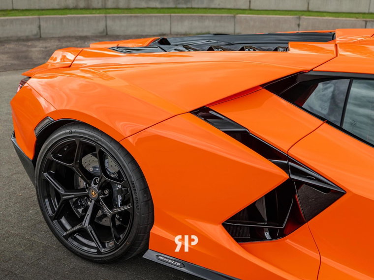 Vehicle Image 24