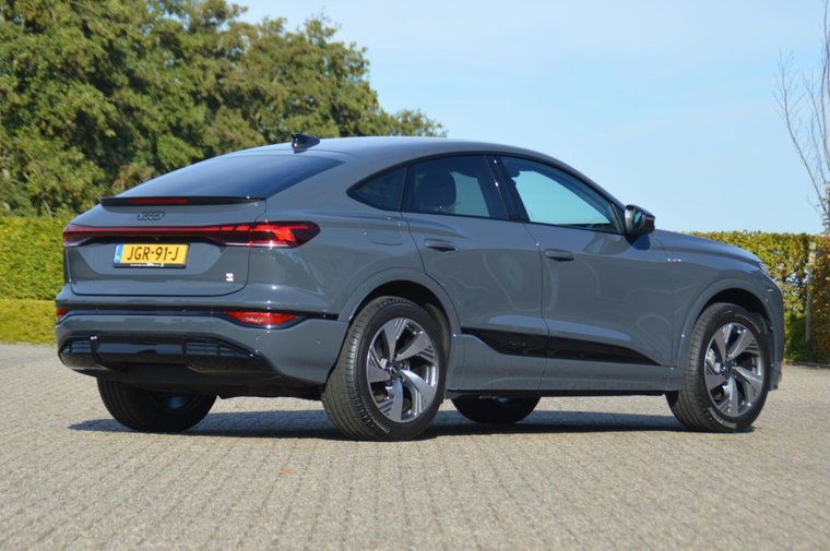 Vehicle Image 26