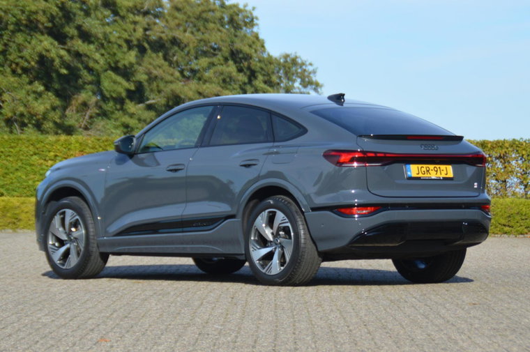 Vehicle Image 35